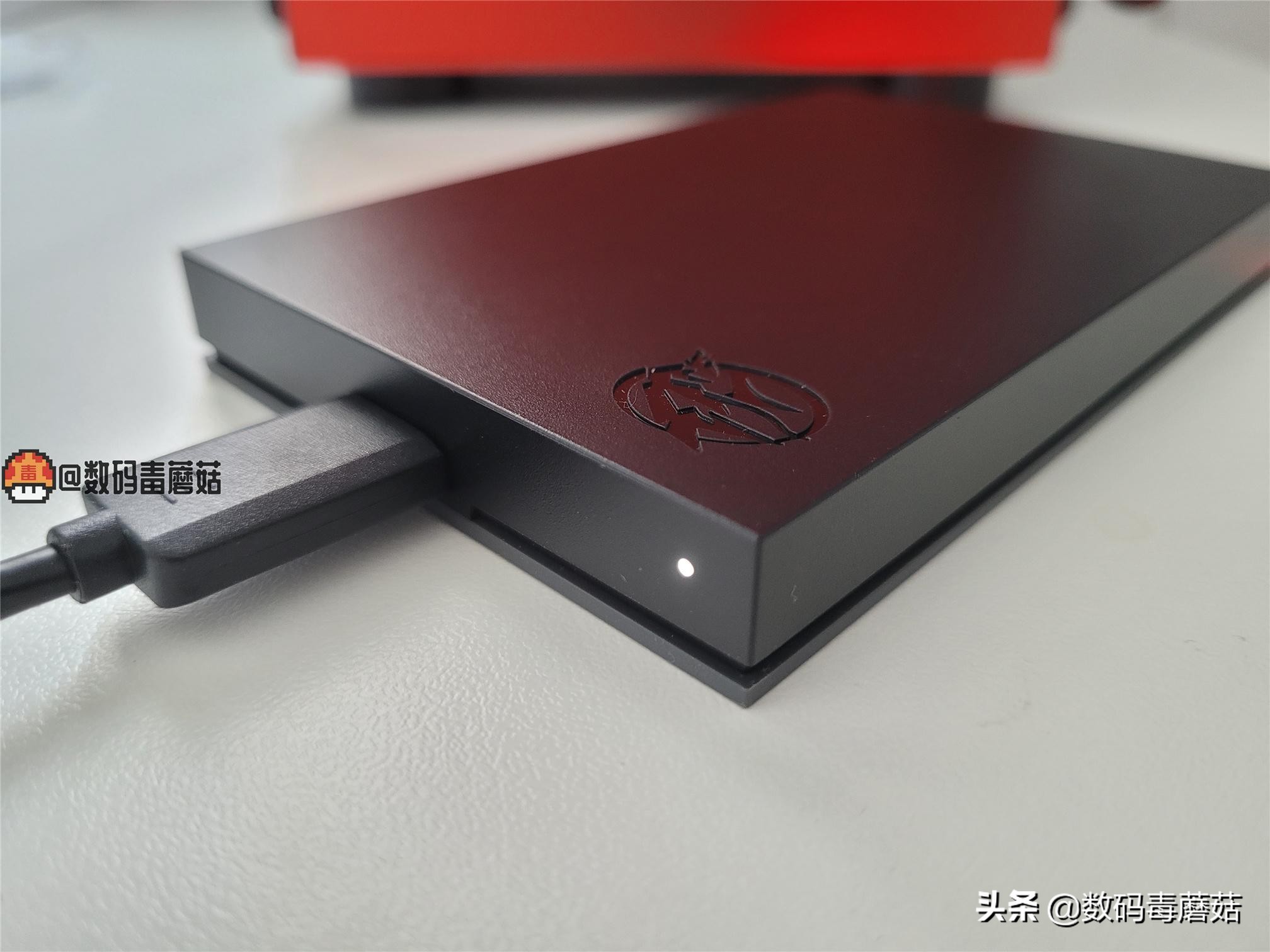 希捷新睿品2.5移动硬盘,希捷酷玩混合硬盘3.5都是翻新的吗