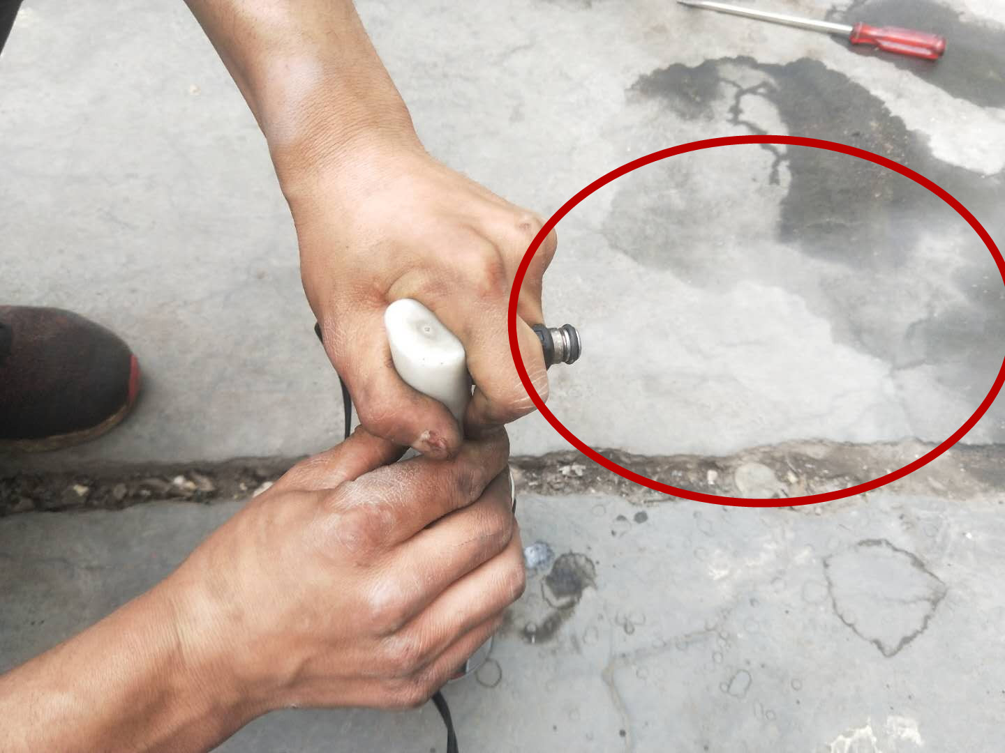 发动机怠速抖动的原因及解决办法,发动机怠速抖动最简单的解决方法