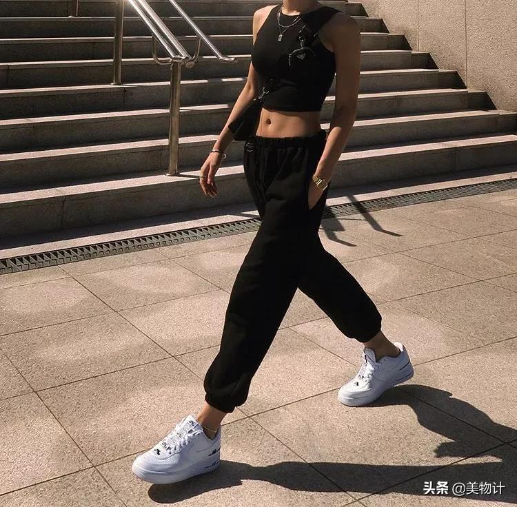 休闲运动风舒适又时髦,运动休闲舒适上衣