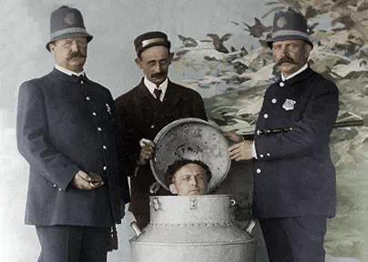 胡迪尼魔术事件完整视频,魔术大师胡迪尼传奇的一生