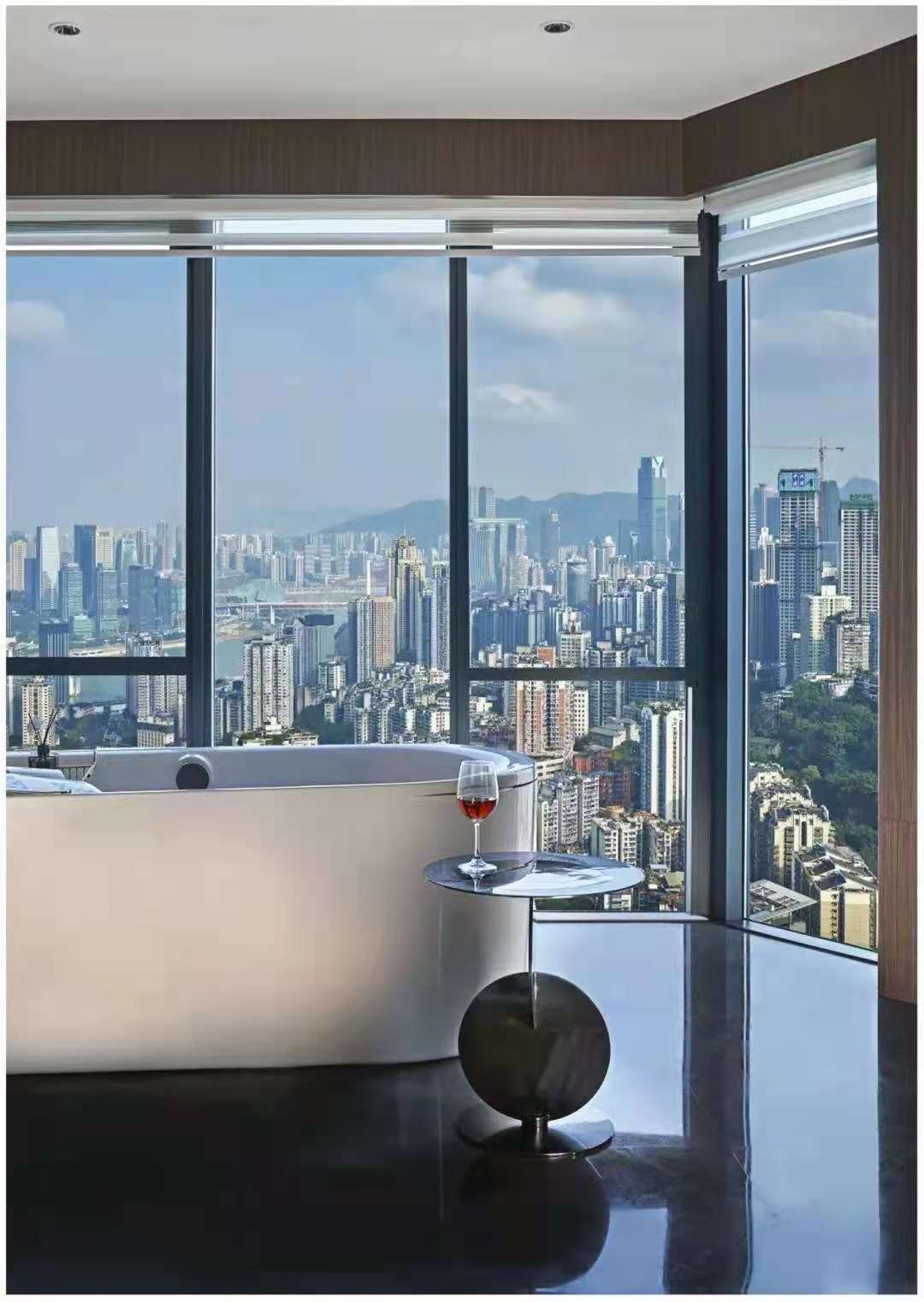 测评重庆中心▏从487米的云端会所看重庆是种怎样的体验?