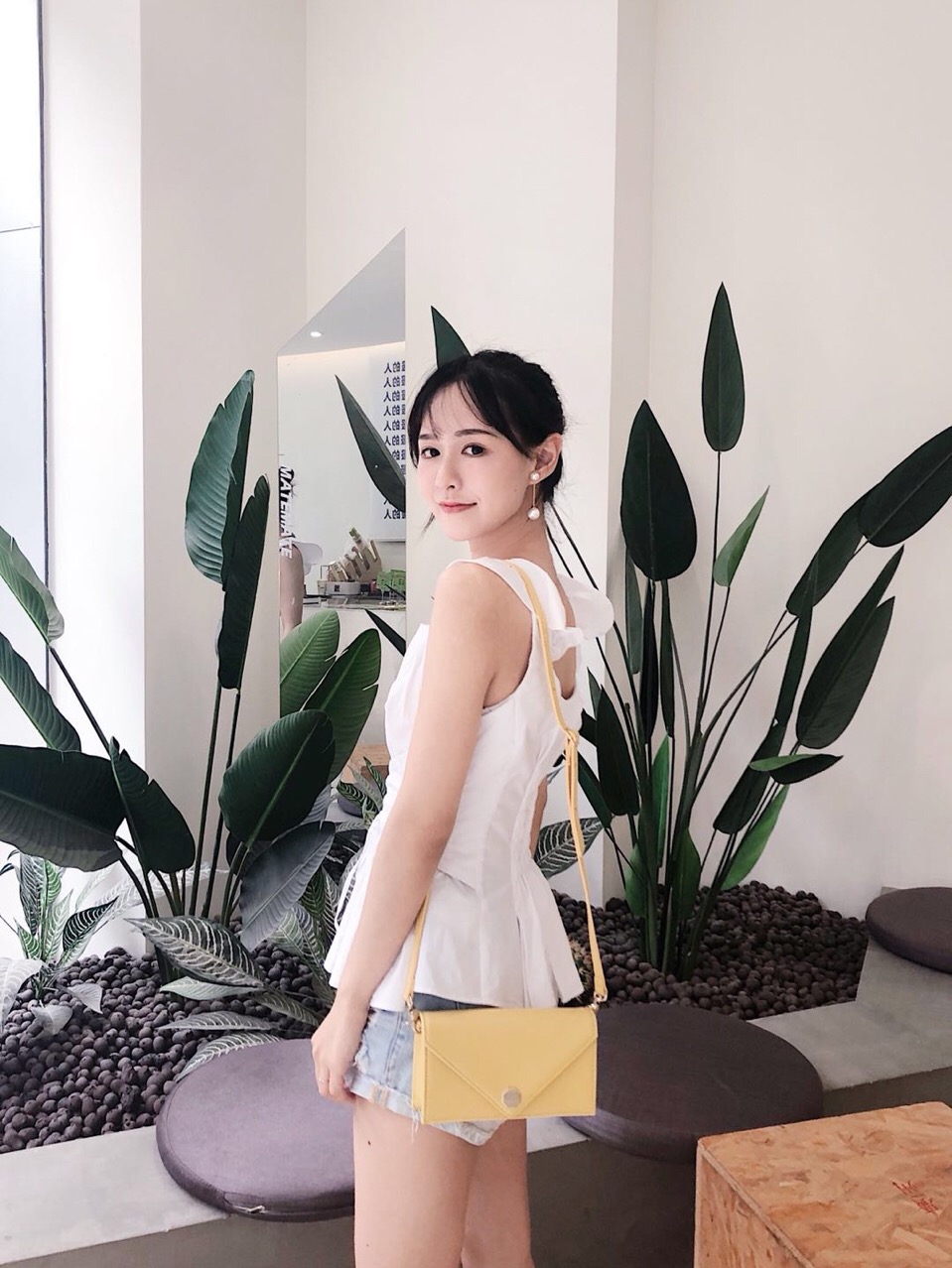 鏌犳榛勮壊,鏌犳榛勮壊鏂版鐖嗘