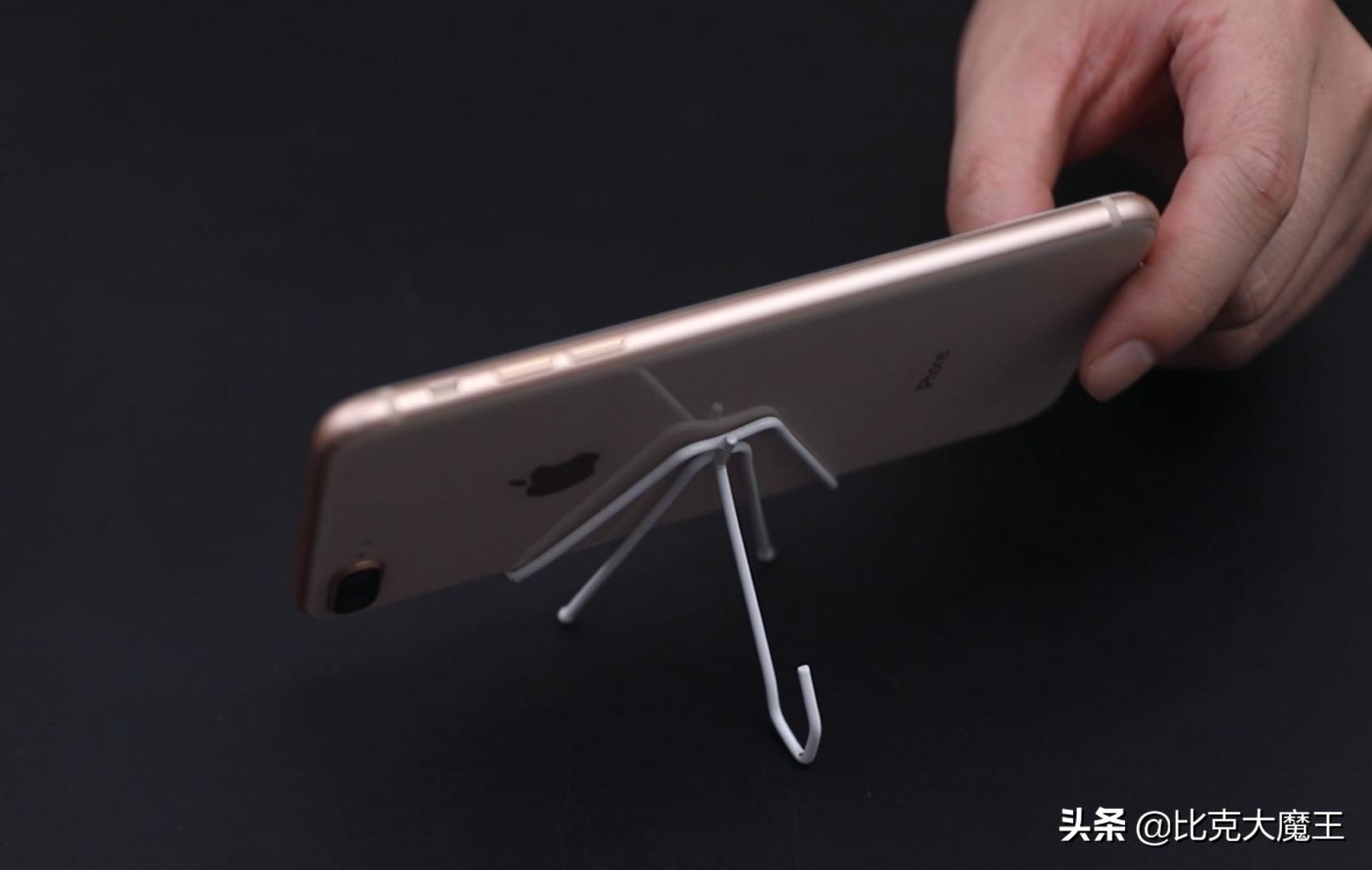 快速剥瓜子皮方便方法,用夹子剥瓜子小妙招