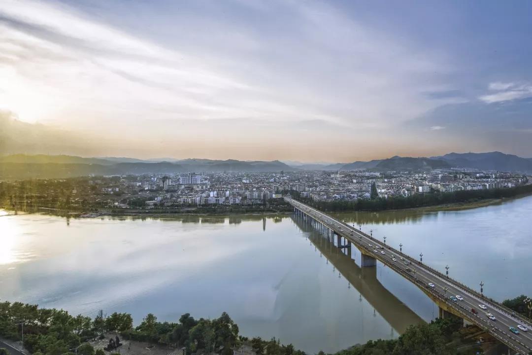 阆中火车站离明宇尚雅酒店有多远,阆中古城明宇尚雅酒店观景