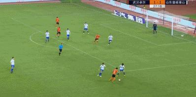 年轻球员扛起大旗，双方土帅惺惺相惜！武汉卓尔2:1战胜山东鲁能