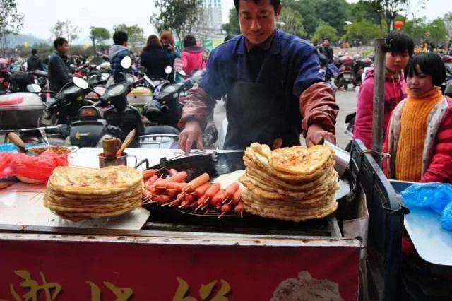成都摆地摊的最新政策,成都地摊经济增加就业岗位