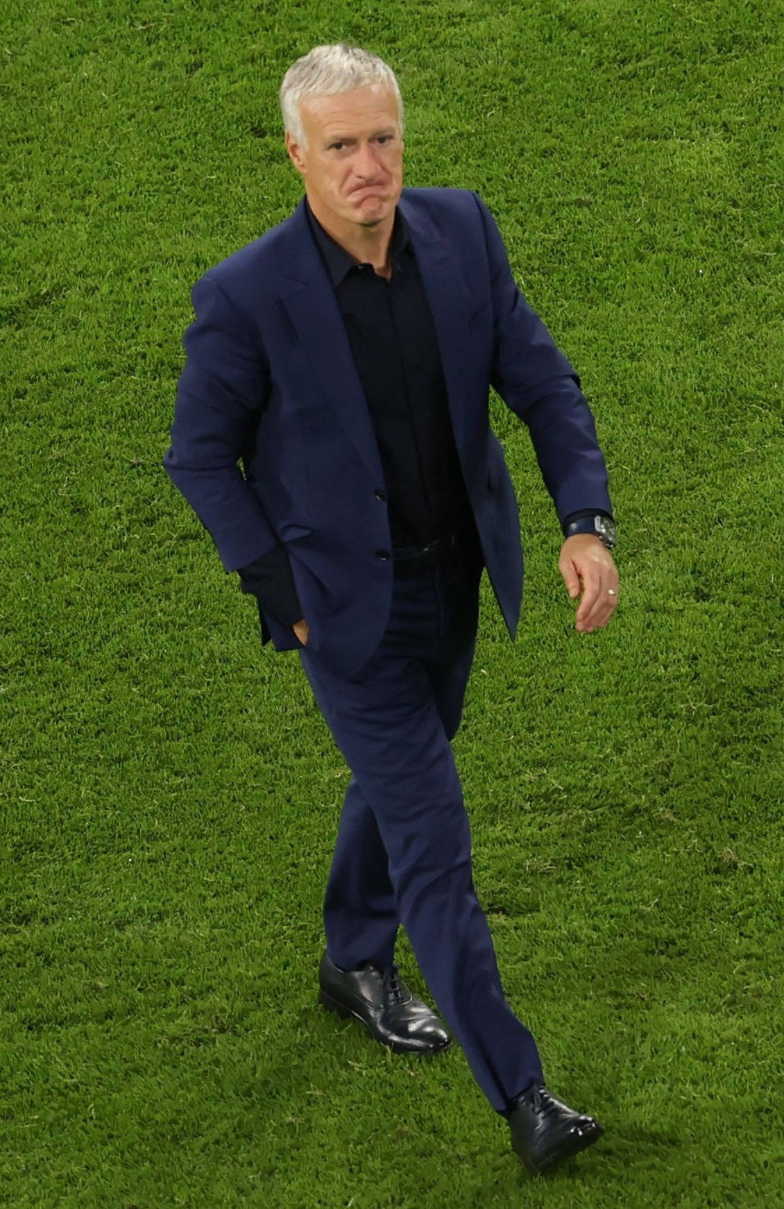 大饱眼福!欧洲杯名帅衣品赏析:索思盖特弃马甲曼奇尼秀阿玛尼