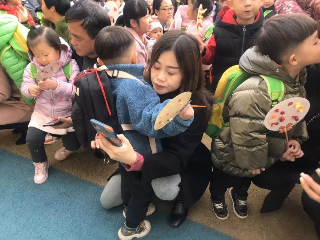 格林童话礼仪幼儿园,幼儿园感恩节特色活动美篇