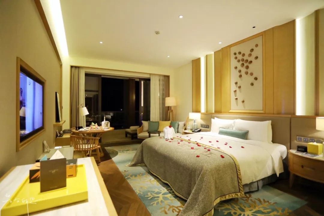 上海去三亚飞到哪里比较划算,上海飞三亚旅游