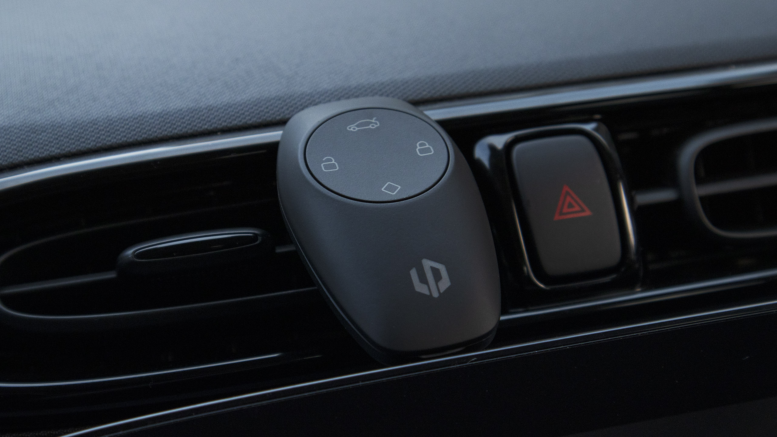 403公里续航,零跑t03310轻享版深度体验