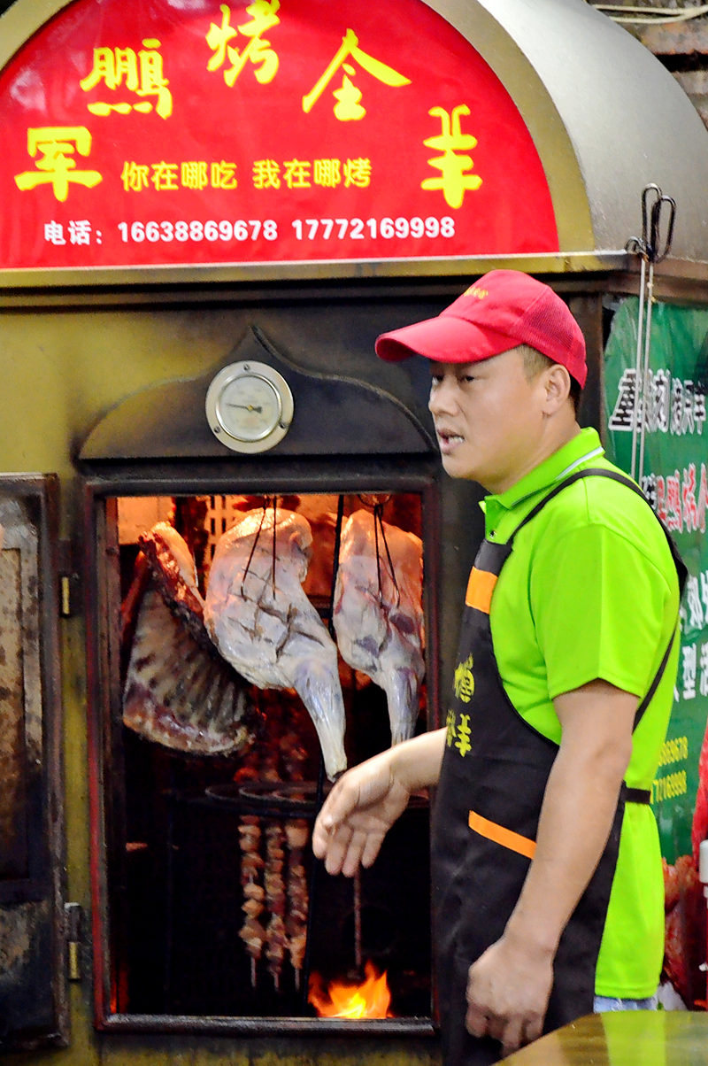 吉利网红美食打卡地军鹏烤全羊一米烤大串欢迎您
