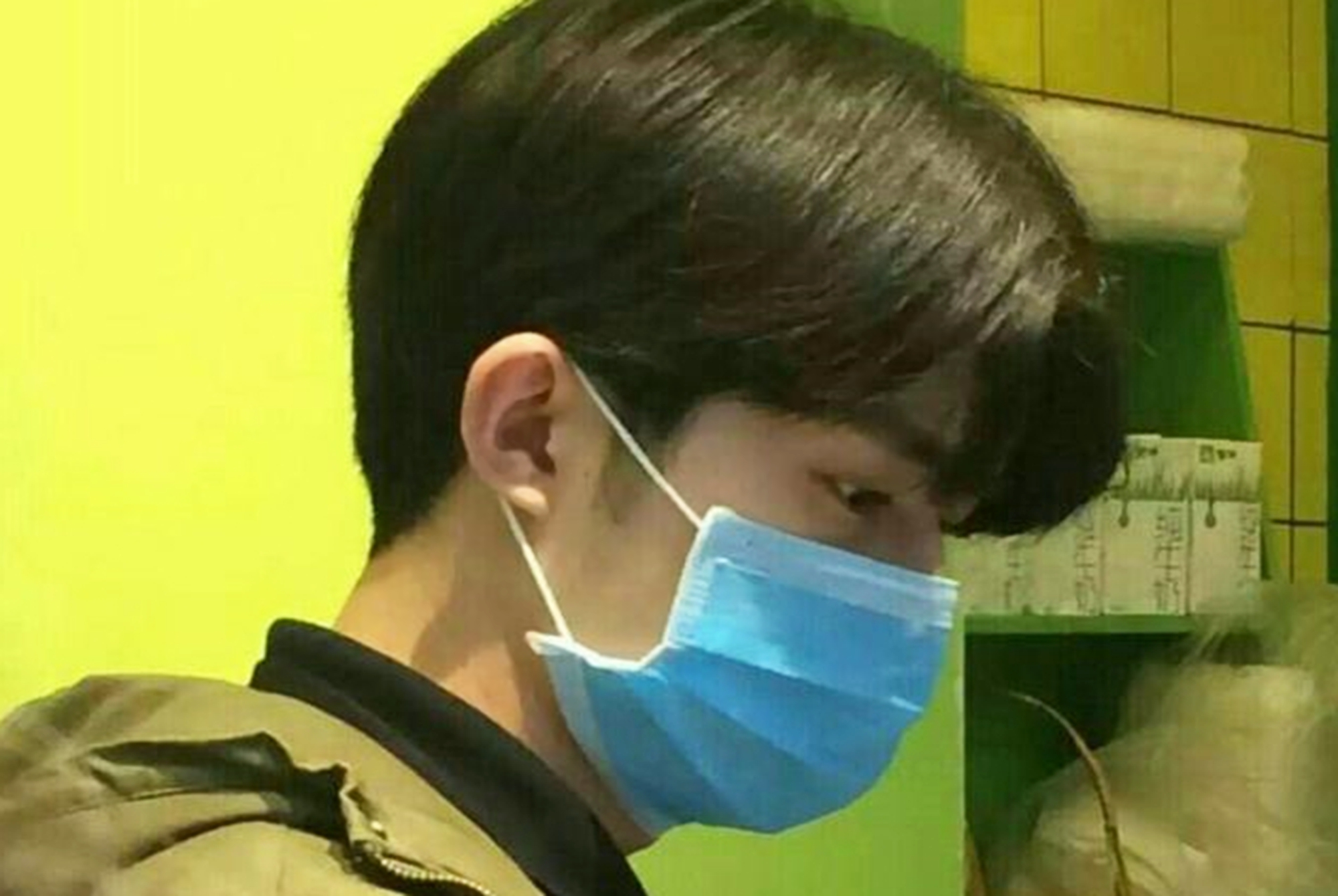 学识加成美得自然真实！温大老师像吴彦祖张震，思政老师撞脸Lisa