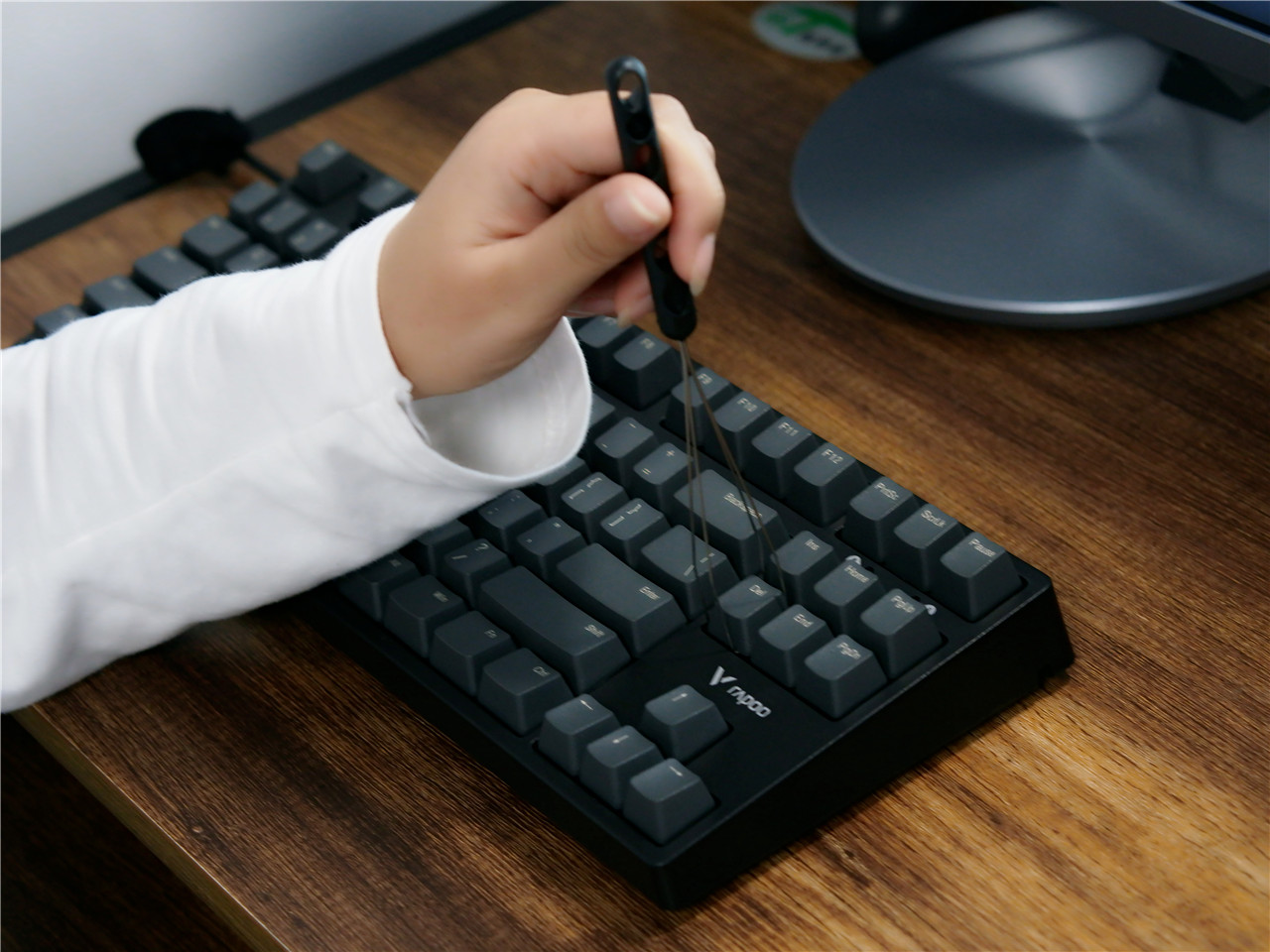 雷柏v860-87是不是金属板,雷柏v860-87键盘怎么样