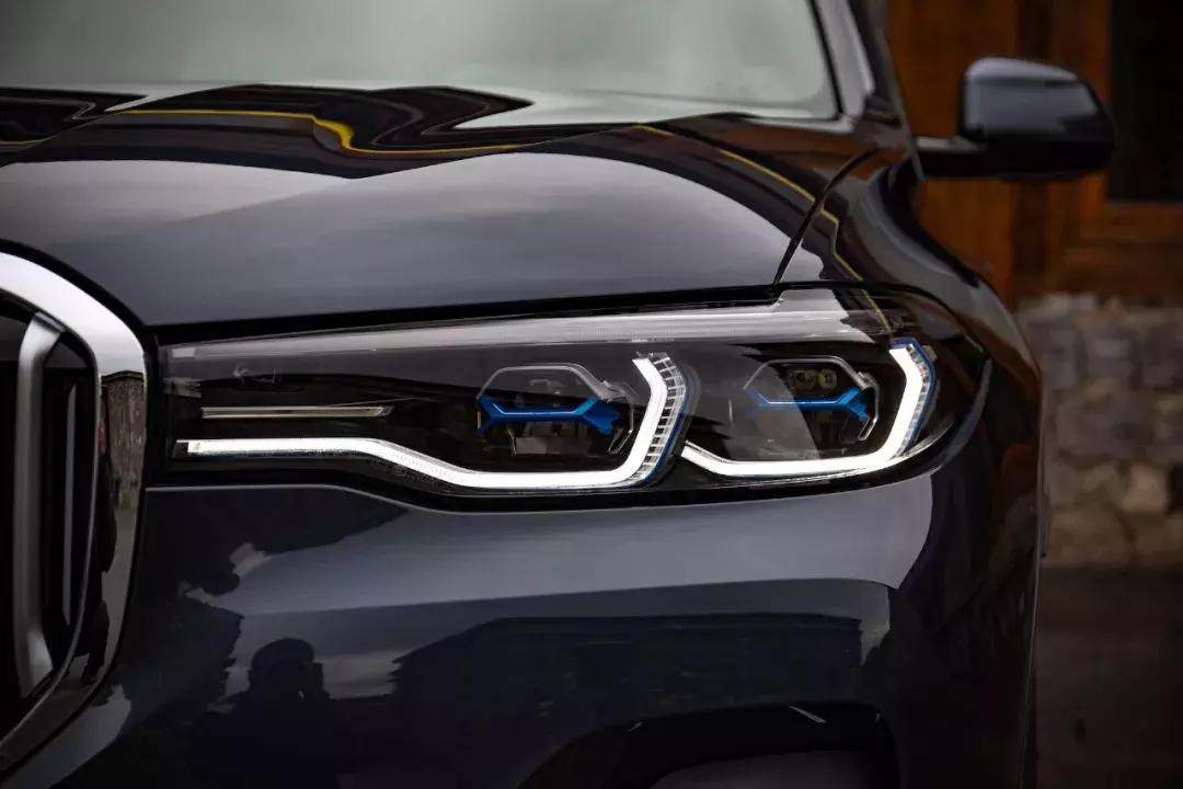 宝马x8suv试驾,宝马全新轿跑型suv