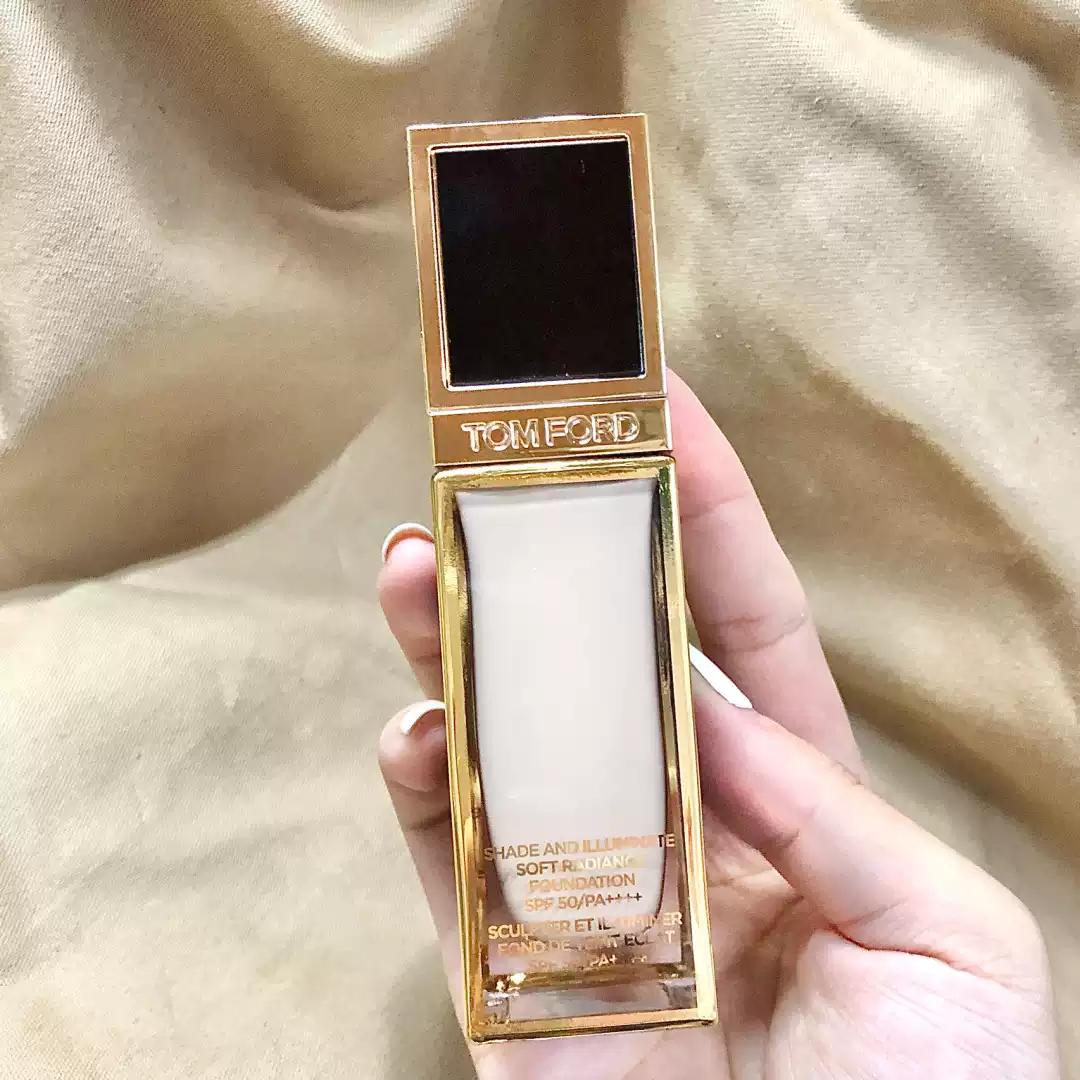 美宝莲粉底液适合干皮吗,粉底液干皮遮瑕持久推荐