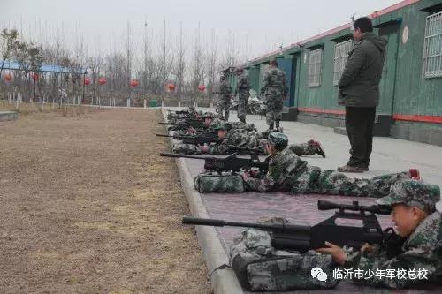 少儿军事夏令营暑假班,军事夏令营助力孩子们实现蜕变