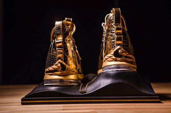 珠光宝气的穿着,珠光宝气光鲜亮丽