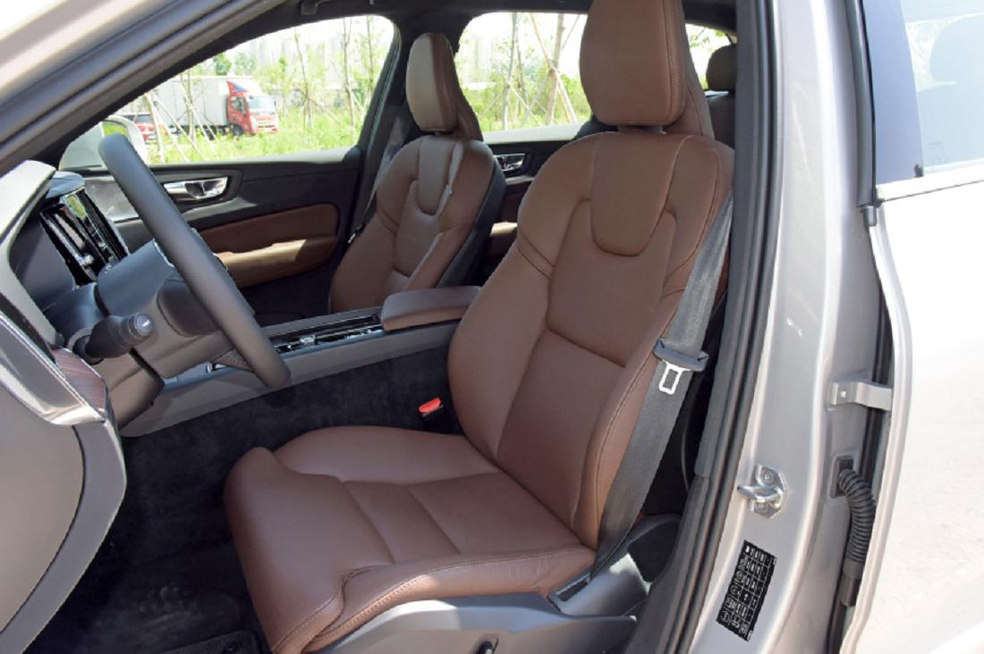 沃尔沃XC60安全测评,沃尔沃suvxc90和xc60选哪个