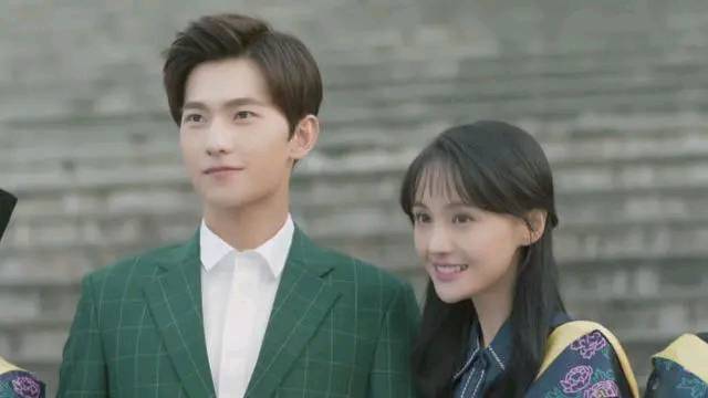 微微一笑很倾城肖奈对微微的偏爱,微微一笑很倾城肖奈与微微的初遇