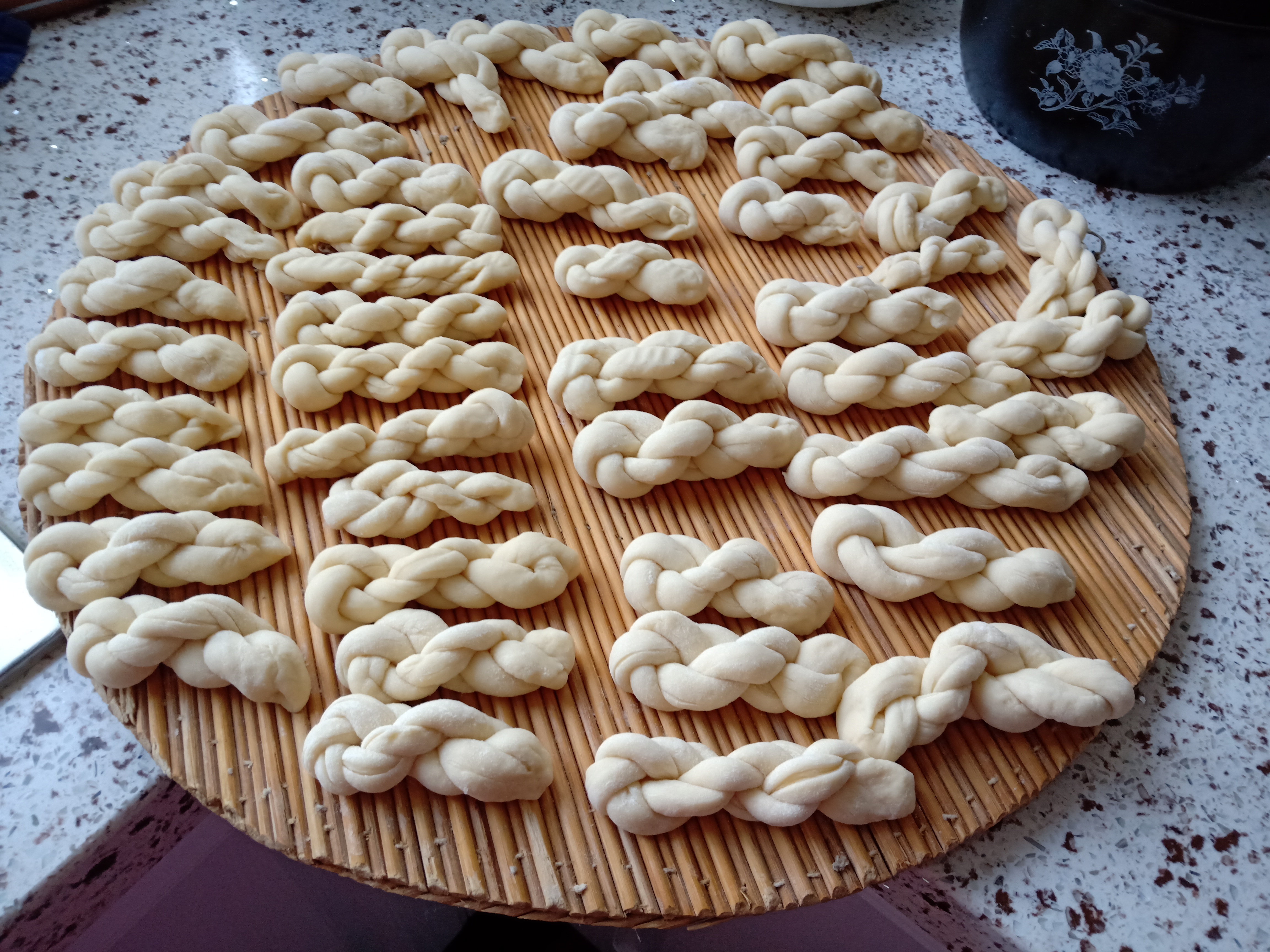 怎样做麻花好吃呢,麻花怎样炸好吃