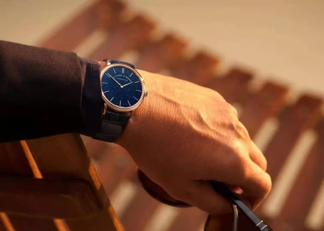 夏天出门戴手表,夏天戴表不好看