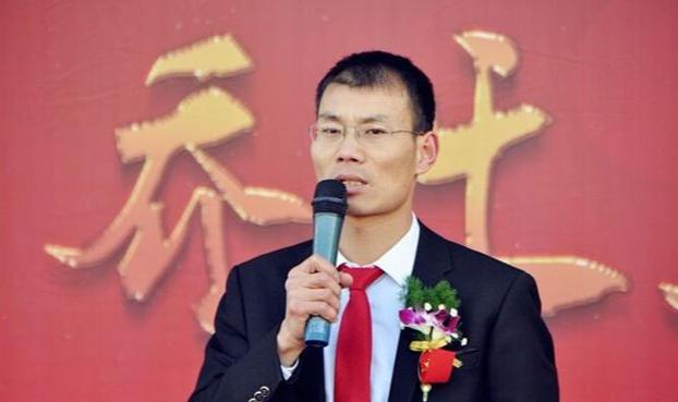 摆摊卖冰淇淋怎么创业,初中毕业后自己开店