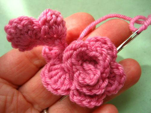 钩针玫瑰花叶子花样图解,一体钩玫瑰花的图解教程大全