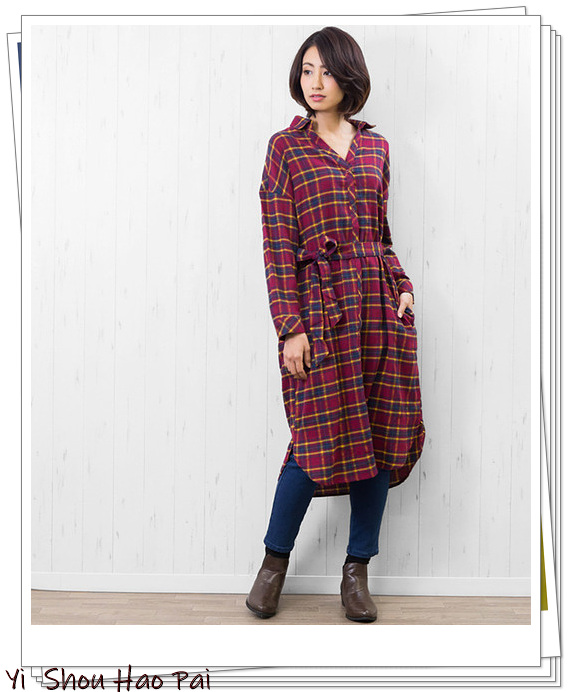 红色小格子衬衫女长袖时尚穿搭,红色格子衬衫配什么颜色裤子好看