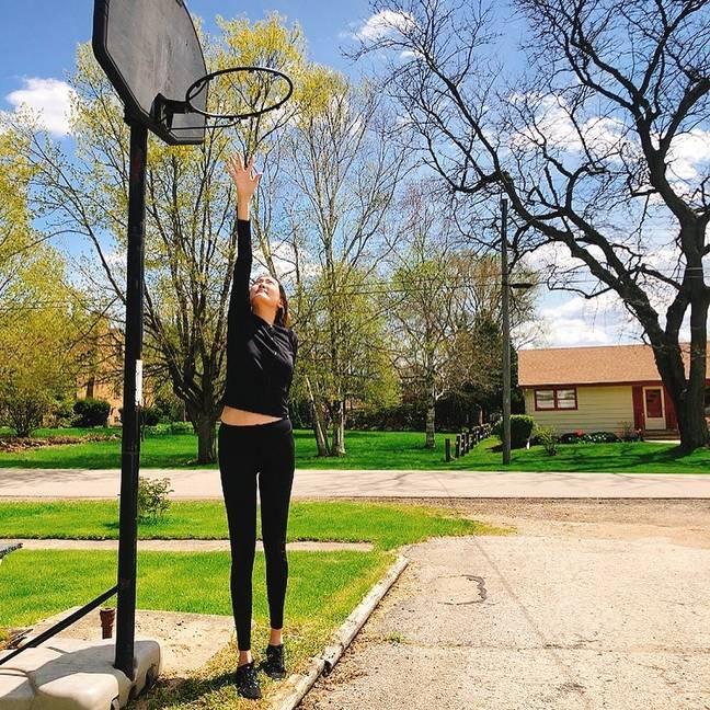 蒙古女孩腿长1米34未解之谜,蒙古女生腿长1.43米