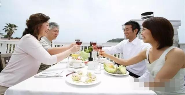 第一次相亲双方父母见面意味什么,相亲之后见家长的注意事项