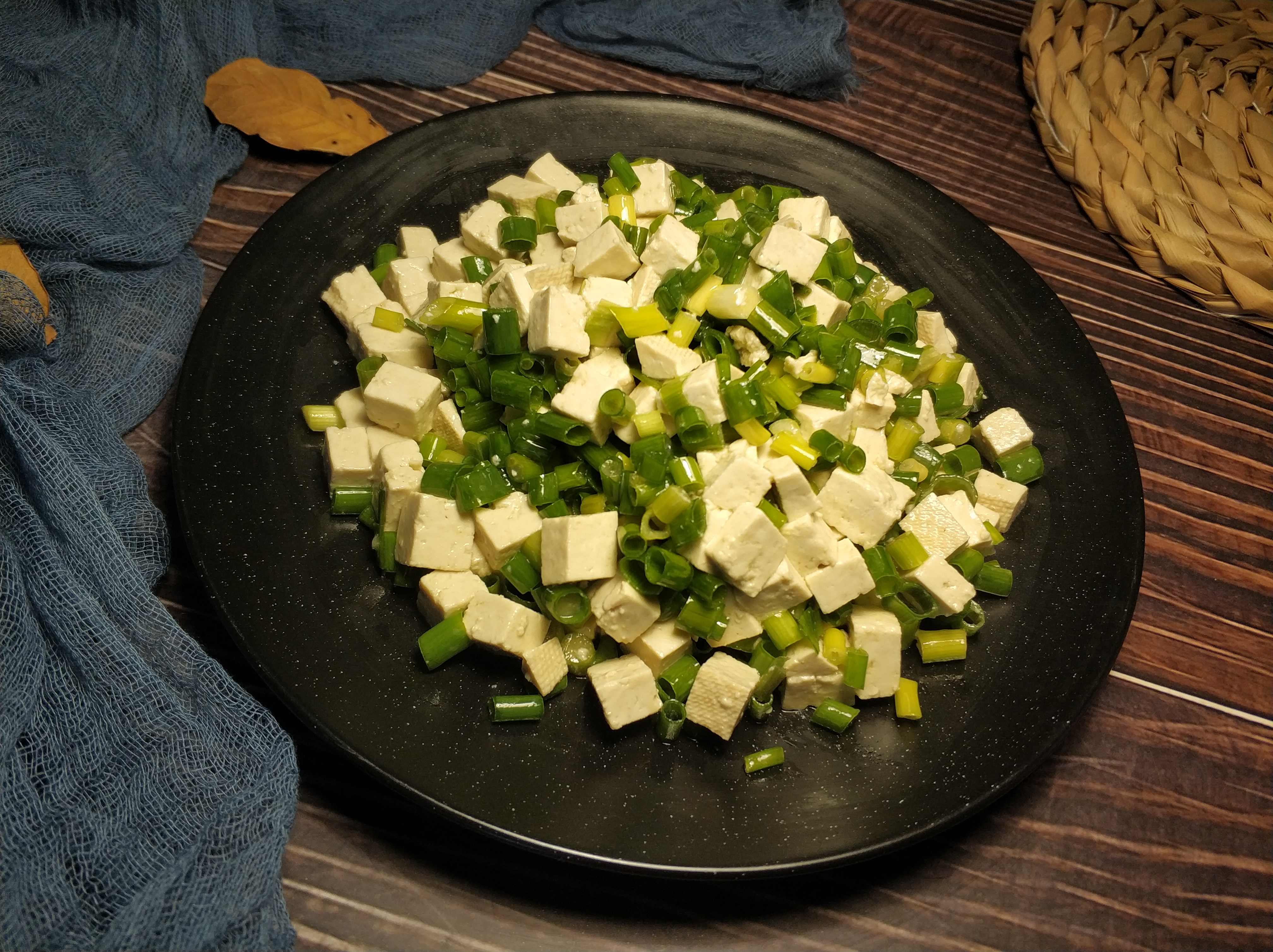 小葱拌豆腐要不要浇热油,小葱拌豆腐要不要烫一下