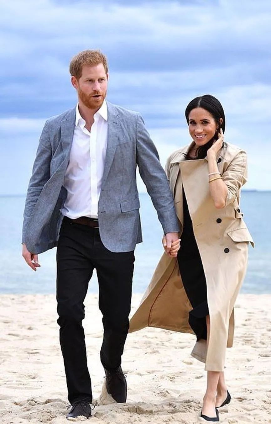 英国皇室Meghan大肚花过百万买孕妇装！