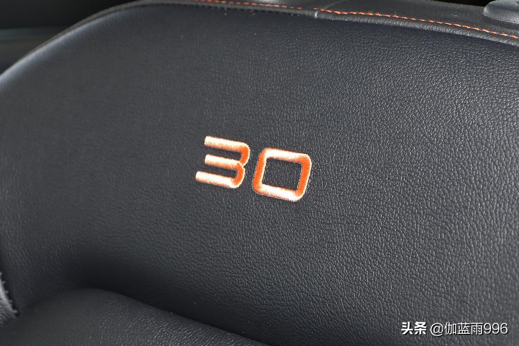 全新一代速腾到底怎么样,速腾豪华版空间