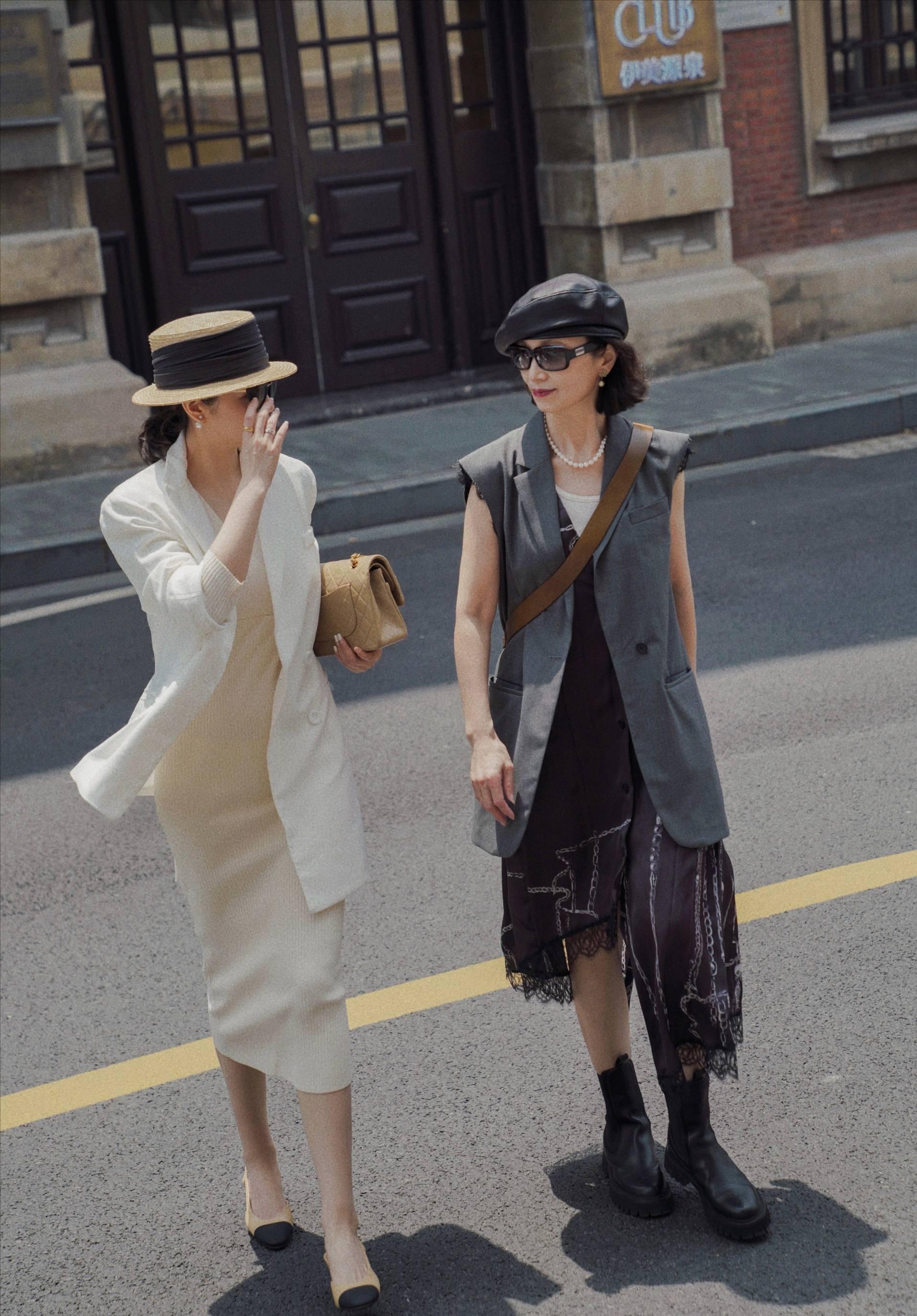 夏日穿鞋不要再选这3个颜色了，容易显脚黑，不洋气