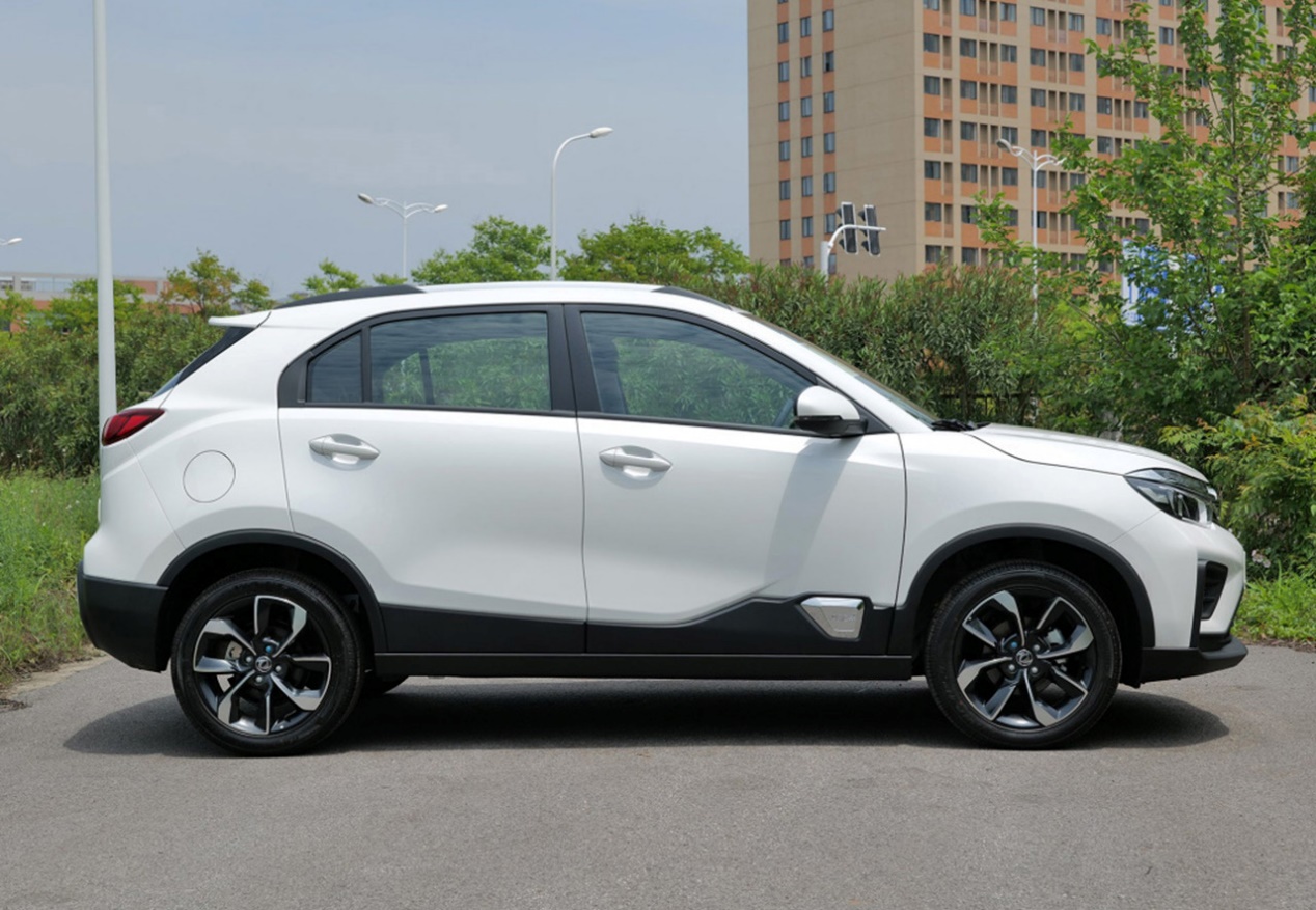 东风风神ax71.4t报价,最新东风风神ax4价格