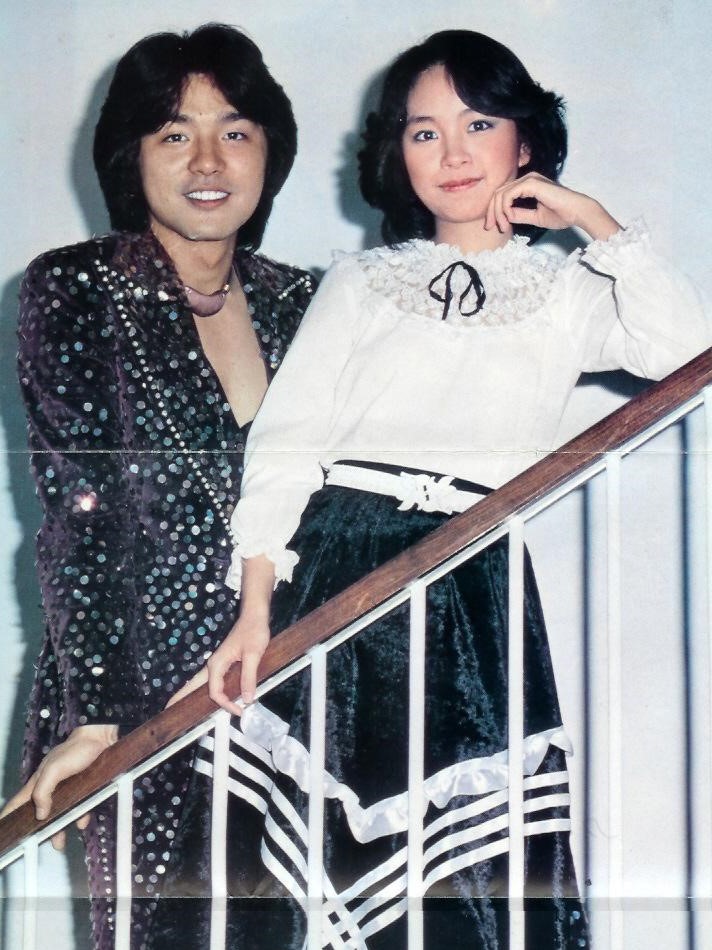 香江群音所有歌手名单,霞光万道原唱陈秋霞