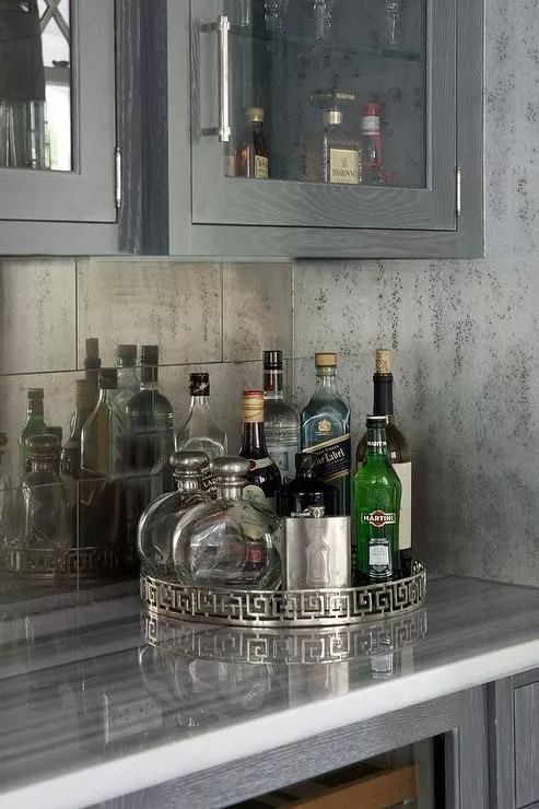 最简陋的小酒吧,家里有一个吧台酒吧