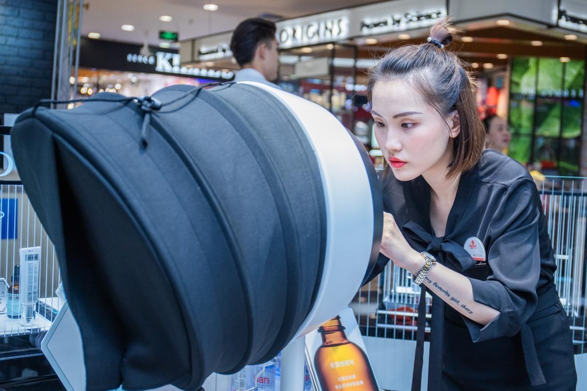 魔法城堡的女生,魔法城堡里的女孩