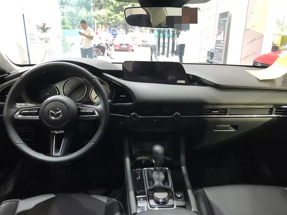 新款马3试驾,新马自达3试驾视频1.5手动挡