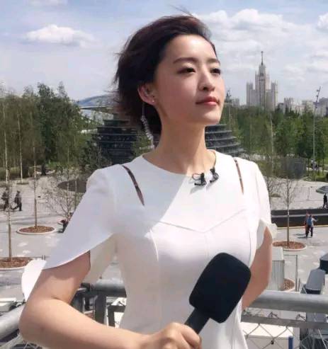 央视最美的女主持人李红,央视年轻女主持90后