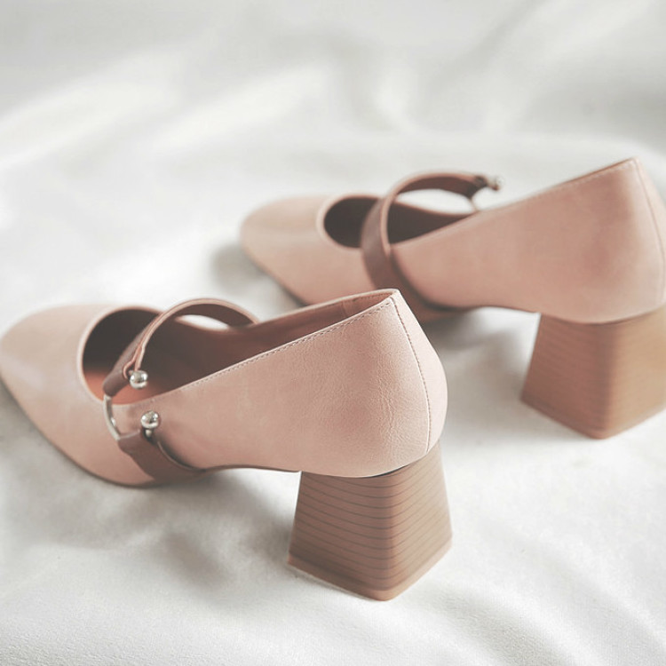 适合高个子女生的单鞋,高个女生适合老爹鞋吗