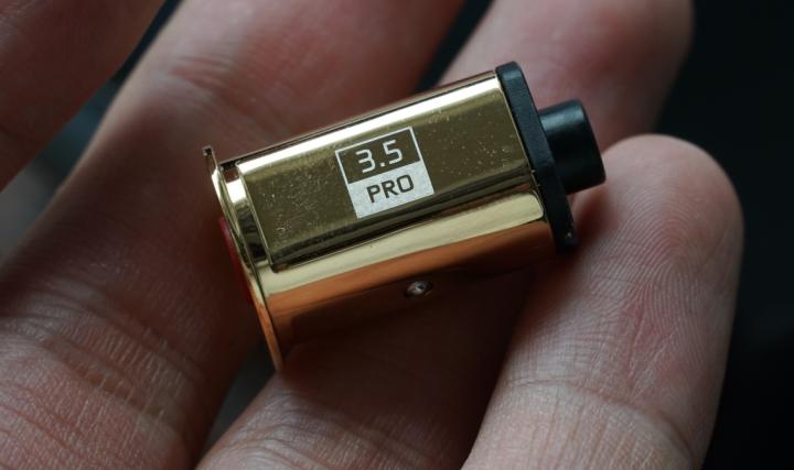 又一部能买两台苹果手机、两部华为手机的国产超豪华MP3问世了