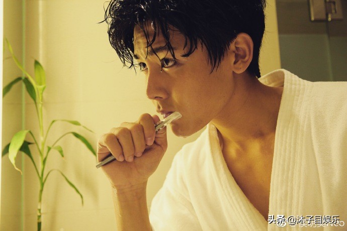 娱乐圈十大经典男明星,盘点娱乐圈最帅的六位男明星