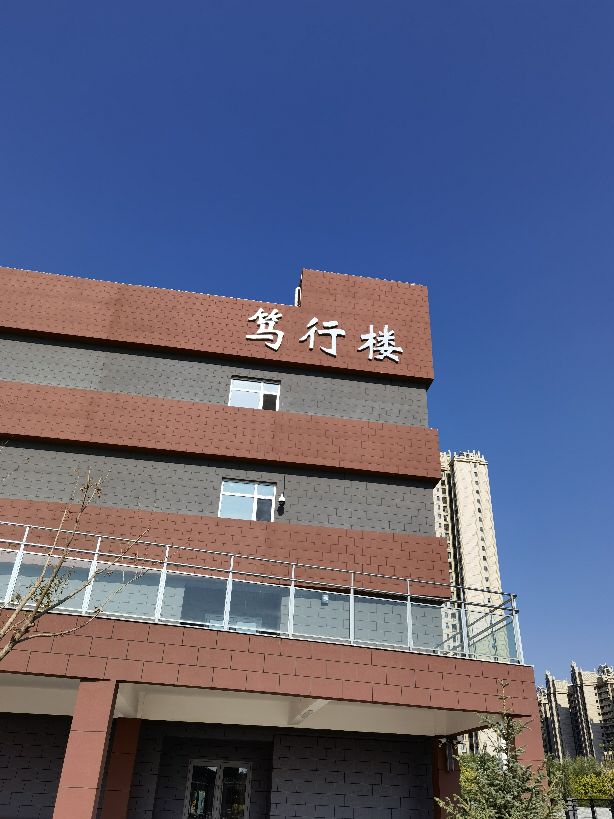 这个小孩有点可爱,这个孩子很可爱英语