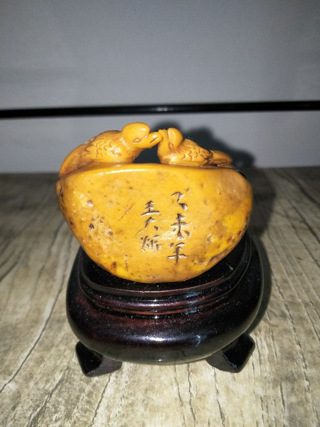 寿山沟头田黄真实颜色,寿山田黄有很花的皮吗