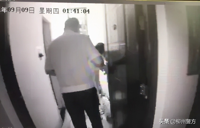 抑郁症女子欲轻生被救下,患抑郁症欲轻生女孩被救