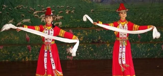 维吾尔族人中为什么有黄人也有白人?吐鲁番的与南疆的有一定差别