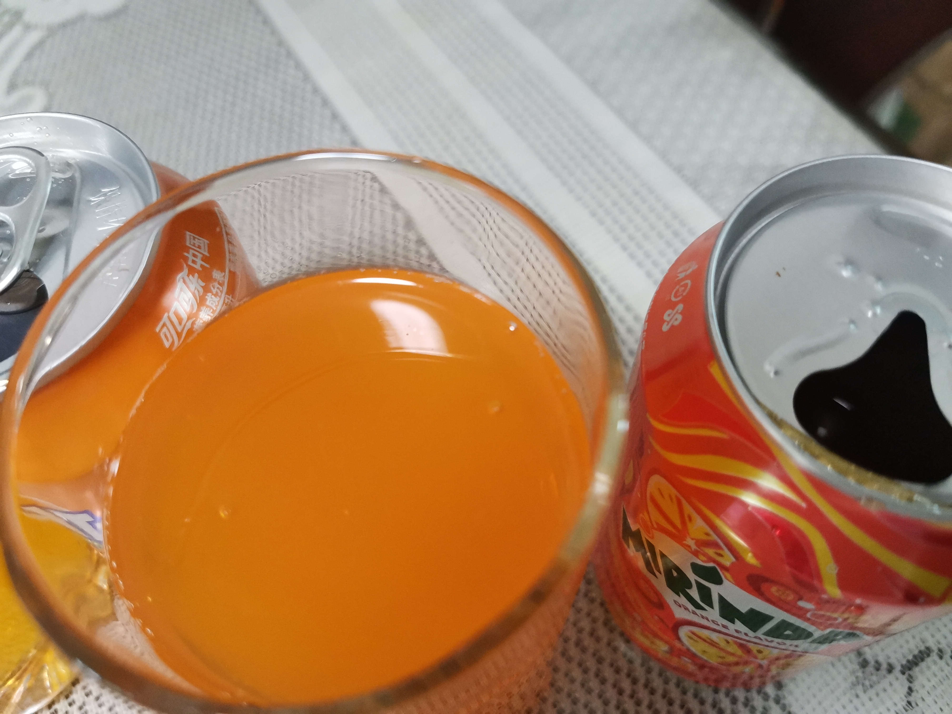 夏日橙味饮料大比拼,健力宝橙蜜味饮料测评