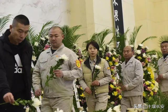 哀痛！他“逃”出了医院，却倒在了岗位上！