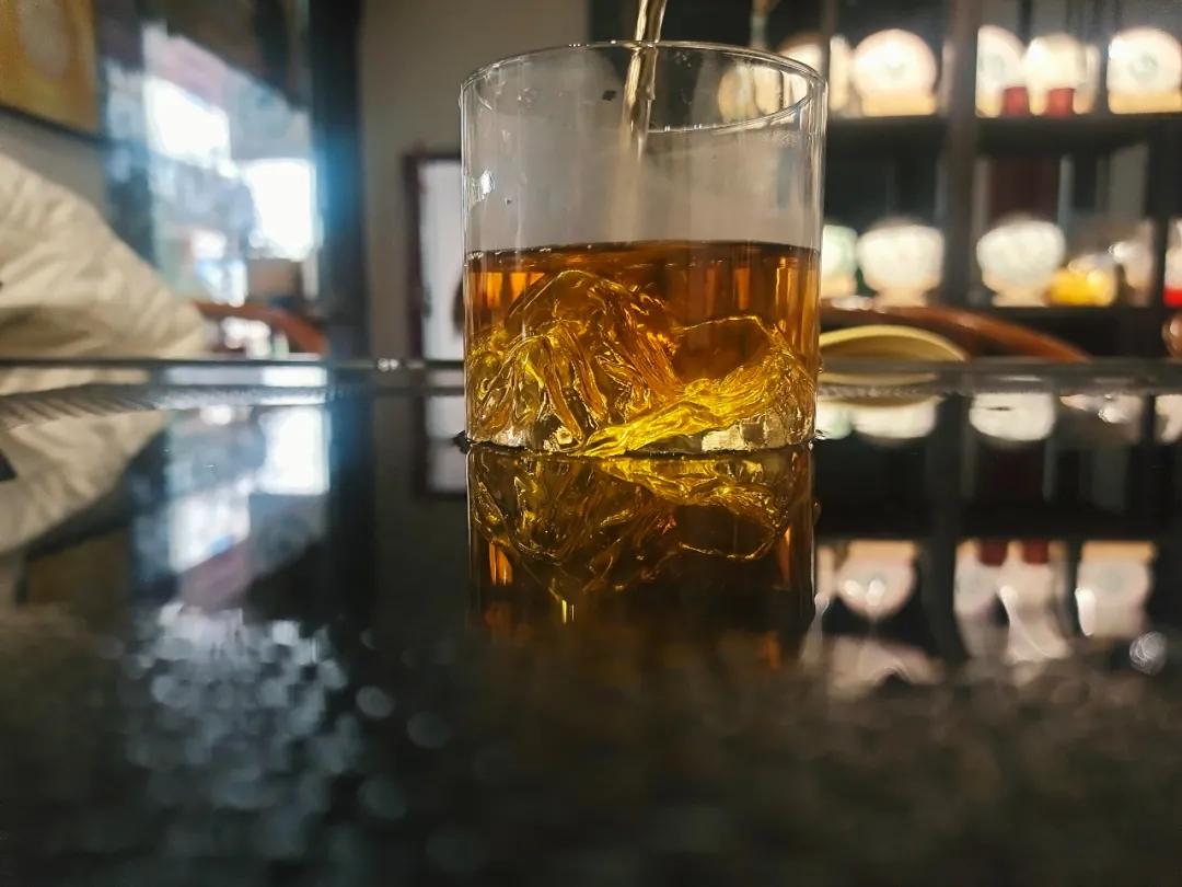 2014年勐库戎氏茶魂,2021年戎氏勐库茶魂